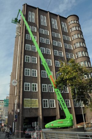 selbstfahrende Teleskoparbeitsbühne JLG 1350 SJP