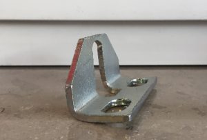 Winkelhalter für BGL SW 15 nach unten offen